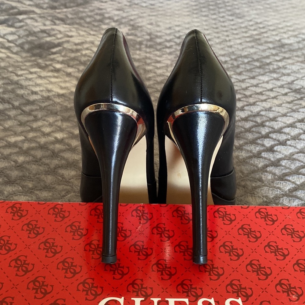 GUESS High Heeled Pumps - Picture 5 of 10